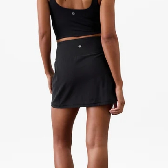Athleta Salutation Stash High Rise 14 1/2" Skort - Picture 2 of 6